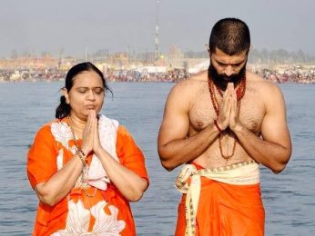 Vijay Deverakonda takes a holy dip at Maha Kumbh with his mother Vijay Deverakonda takes a holy dip at Maha Kumbh with his mother