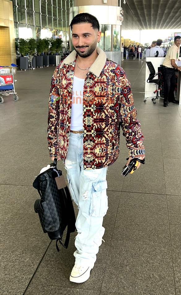 photos alaya f ravi kishan and orhan awatramani snapped at the airport 3