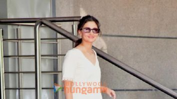 Photos: Alia Bhatt snapped in Bandra