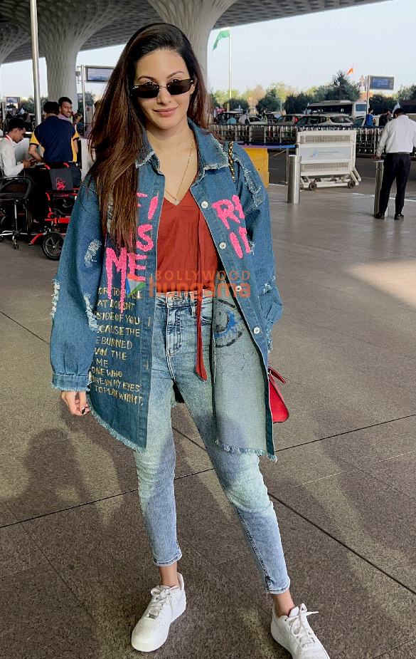 Photos: Amyra Dastur, Rasha Thadani, Raveena Tandon and Palak Muchhal snapped at the airport Photos: Amyra Dastur, Rasha Thadani, Raveena Tandon and Palak Muchhal snapped at the airport