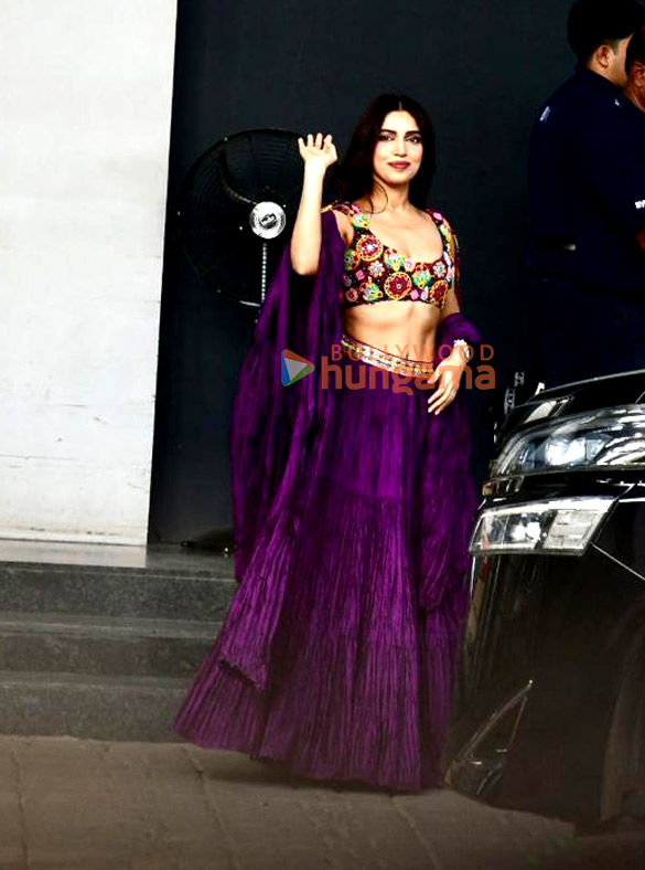 photos arjun kapoor bhumi pednekar manushi chhillar and veer pahariya snapped at kalina airport 3
