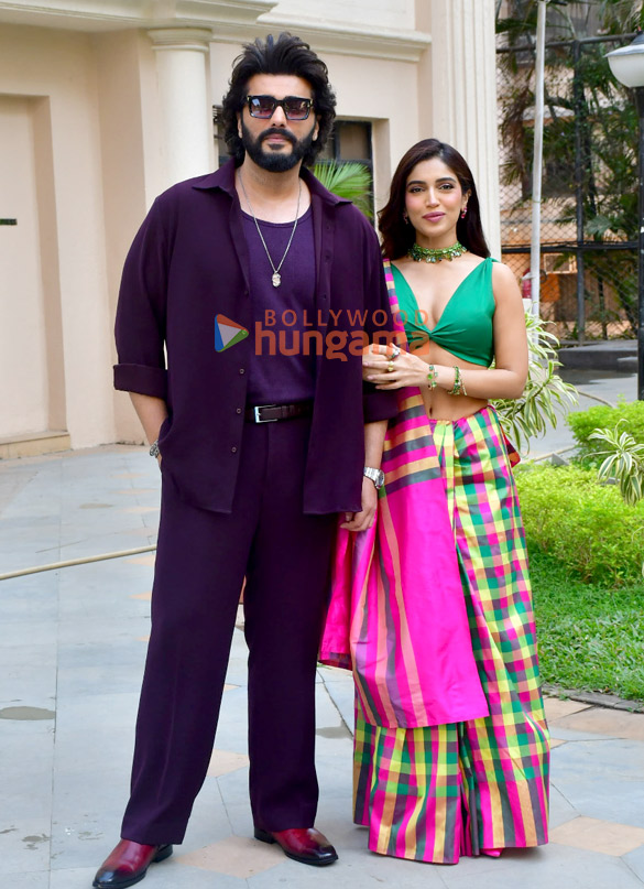 photos arjun kapoor and bhumi pednekar snapped promoting mere husband ki biwi 1 3