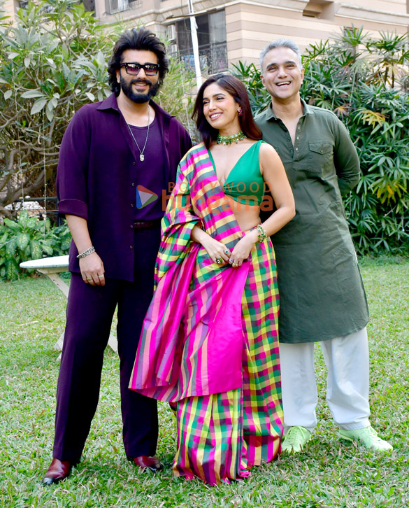 photos arjun kapoor and bhumi pednekar snapped promoting mere husband ki biwi 5 3