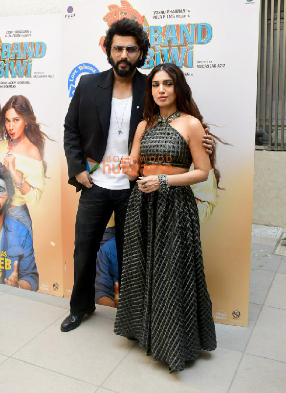 photos arjun kapoor and bhumi pednekar snapped promoting mere husband ki biwi 5