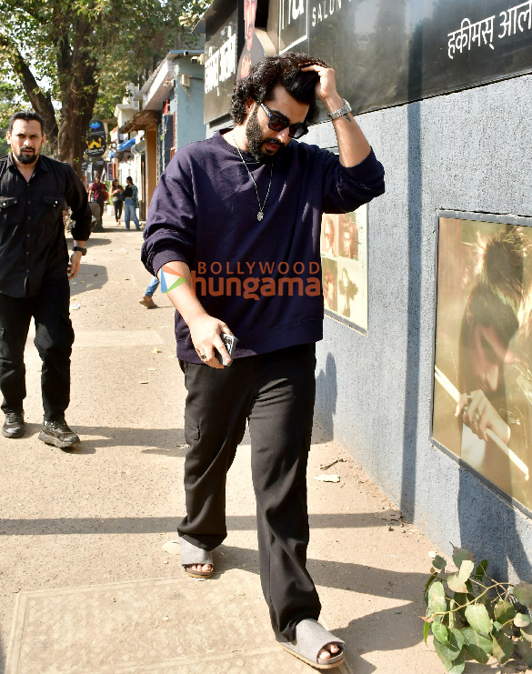 photos arjun kapoor snapped in versova 5