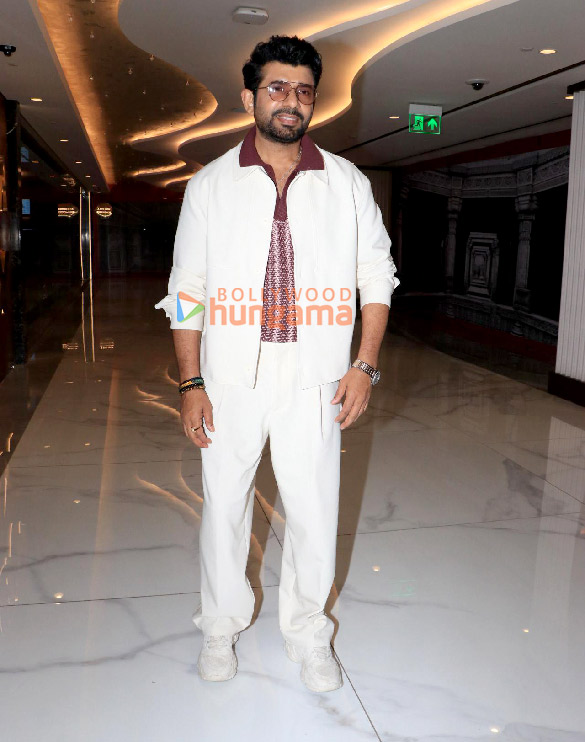photos bhumi pednekar mudassar aziz anu malik and vineet kumar singh snapped at jio world plaza in mumbai 5