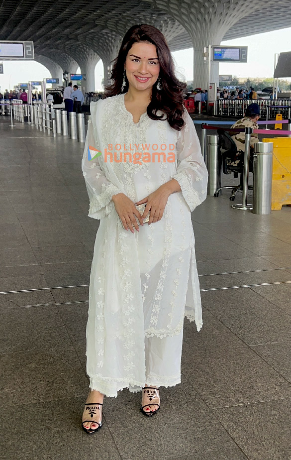 photos disha patani tabu avneet kaur and shaan snapped at the airport 3