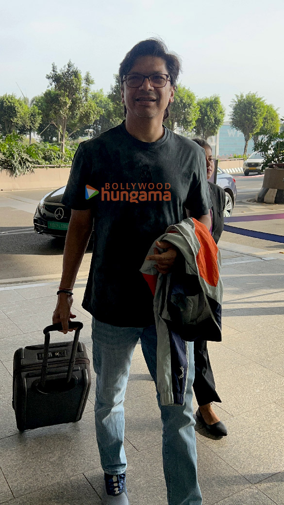 photos gauri khan adnan sami krishna shroff and others snapped at the airport 5