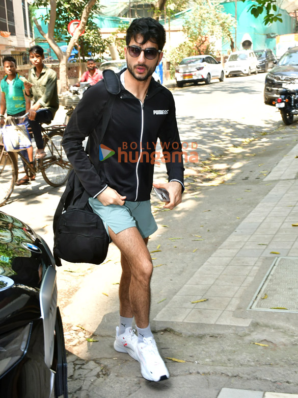 photos ibrahim ali khan and khushi kapoor snapped at the gym in juhu 4