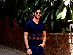 Photos: Ishaan Khatter spotted outside Krome Studio in Bandra