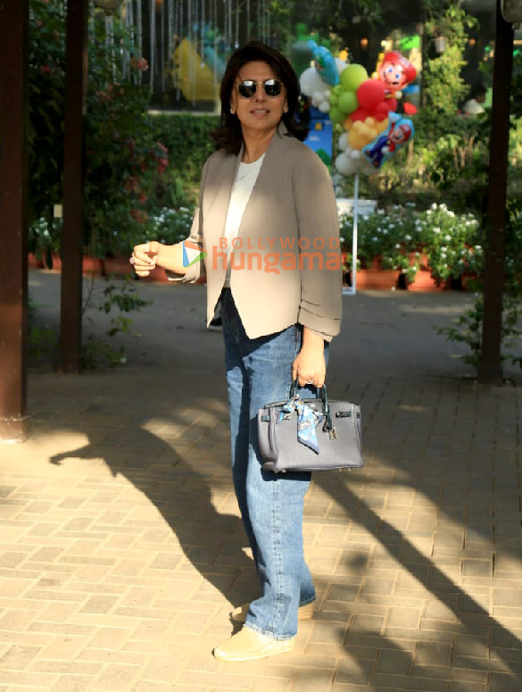 photos kareena kapoor khan karisma kapoor soha ali khan and others snapped at randhir kapoors birthday celebration 4