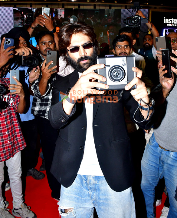 photos kartik aaryan snapped at the fujifilm instax camera launch event 2