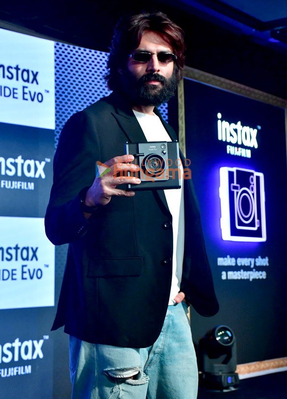 photos kartik aaryan snapped at the fujifilm instax camera launch event 5