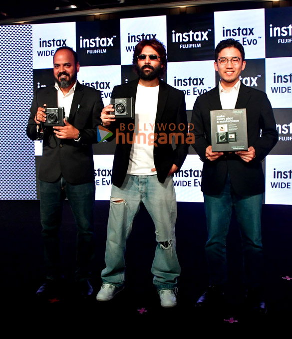 Photos: Kartik Aaryan snapped at the Fujifilm Instax camera launch event Photos: Kartik Aaryan snapped at the Fujifilm Instax camera launch event