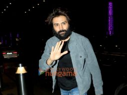 Photos: Kartik Aaryan snapped at BKC