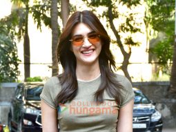Photos: Kriti Sanon snapped in Andheri