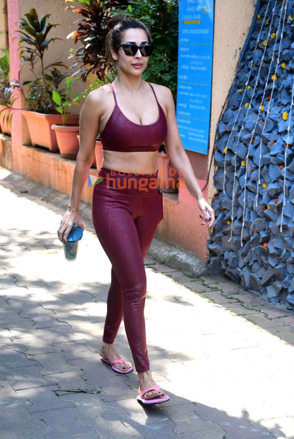 photos malaika arora snapped outside diva yoga in bandra 4 83