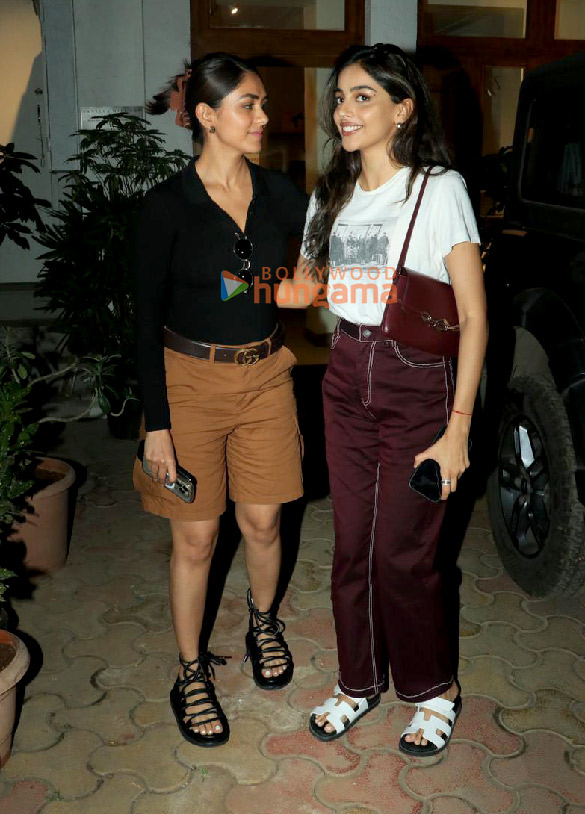 photos mrunal thakur and banita sandhu snapped in bandra 2