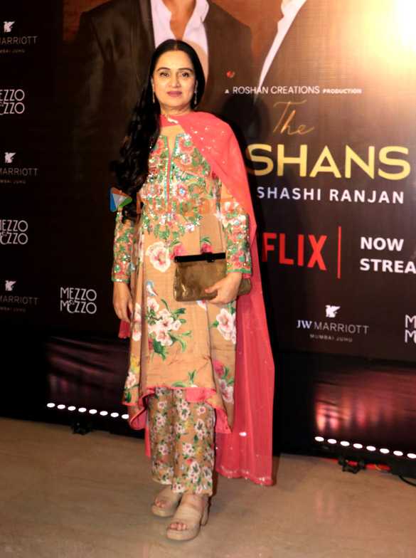 photos rakesh roshan hrithik roshan neetu singh ayesha jhulka ameesha patel mahima choudhary and others snapped at the celebration of netflixs the roshans documentary 4