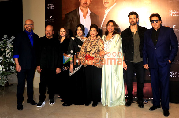 photos rakesh roshan hrithik roshan neetu singh ayesha jhulka ameesha patel mahima choudhary and others snapped at the celebration of netflixs the roshans documentary 5