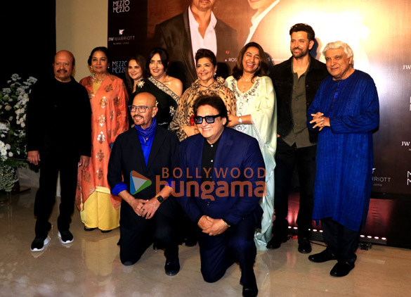 photos rakesh roshan hrithik roshan neetu singh ayesha jhulka ameesha patel mahima choudhary and others snapped at the celebration of netflixs the roshans documentary 6