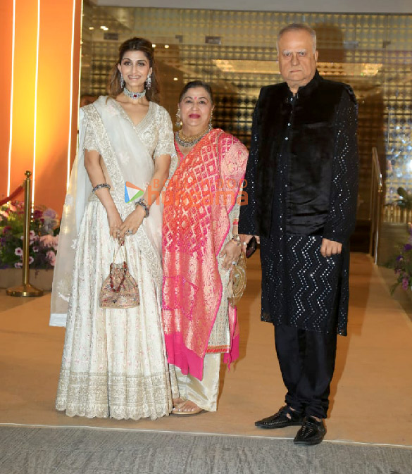 photos randhir kapoor tina ambani and others attend aadar jains mehendi ceremony 990 4