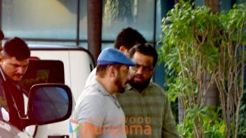 Photos: Salman Khan, Salim Khan, lulia Vantur snapped at Sajid Nadiadwala’s office in Andheri