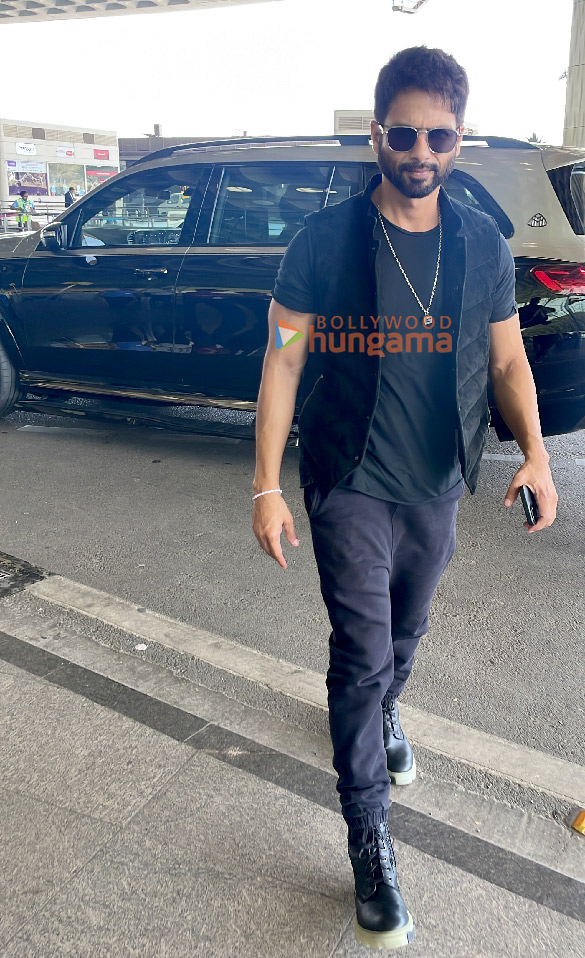 photos shahid kapoor and anusha dandekar snapped at the airport 1