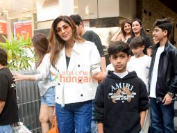 Photos: Shilpa Shetty, Raj Kundra, Shamita Shetty and others snapped outside a restaurant in Bandra