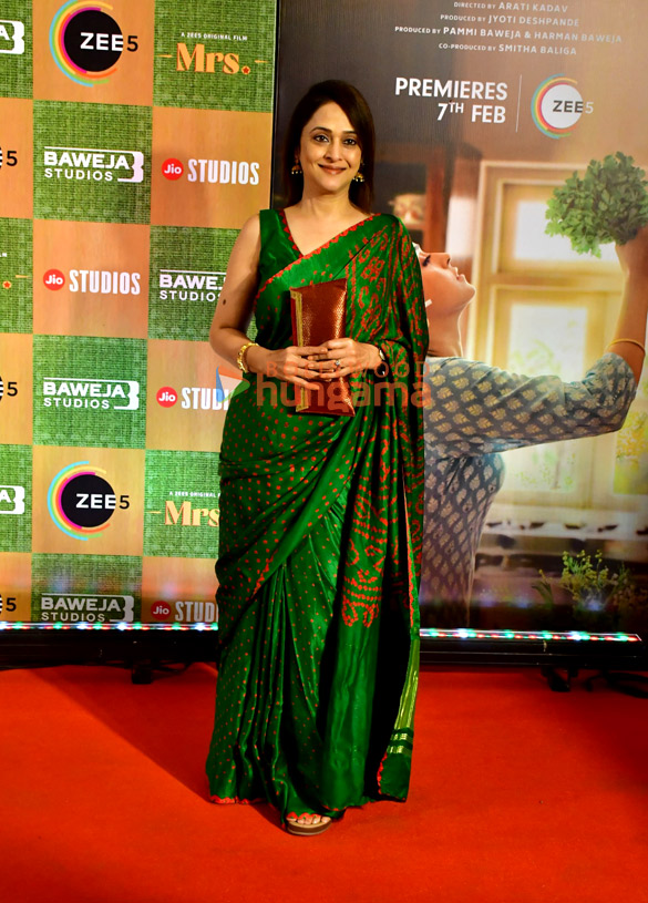photos shilpa shetty sanya malhotra harman baweja and others grace the premiere of mrs 11