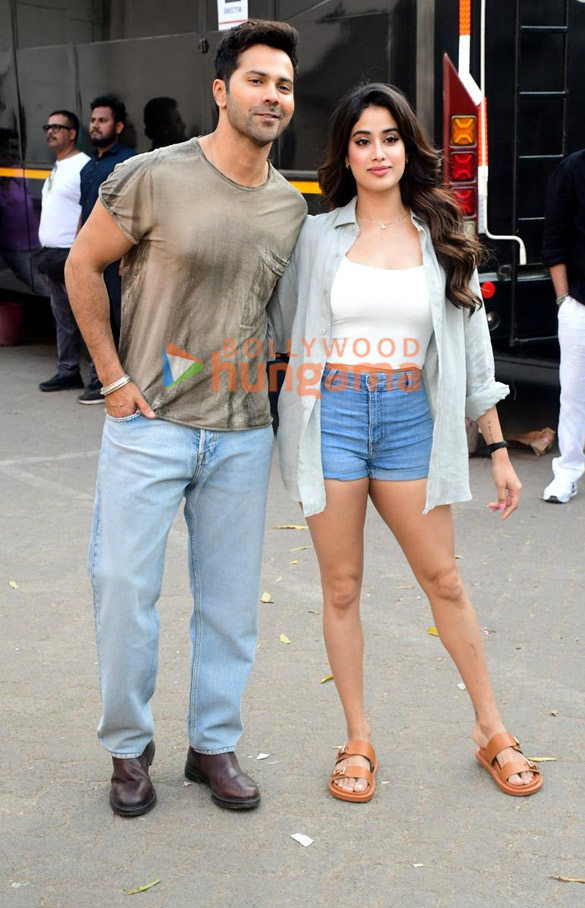 Photos: Varun Dhawan and Janhvi Kapoor snapped at Mehboob Studio Photos: Varun Dhawan and Janhvi Kapoor snapped at Mehboob Studio