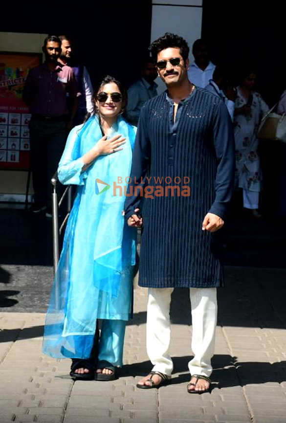photos vicky kaushal rashmika mandanna dinesh vijan and laxman utekar snapped at kalina airport 1