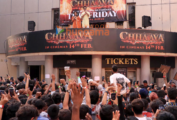 photos vicky kaushal and rashmika mandanna snapped promoting chhaava outside chitra cinemas dadar 2