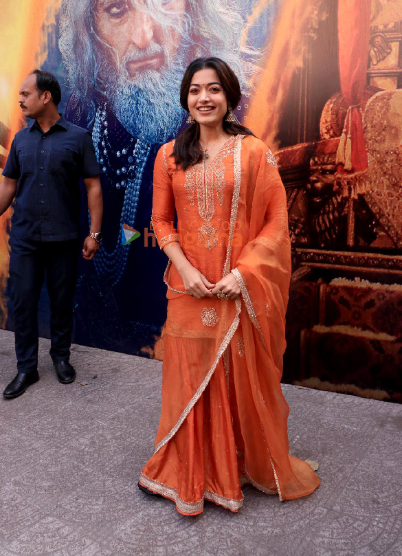 photos vicky kaushal and rashmika mandanna snapped promoting chhaava outside chitra cinemas dadar 6