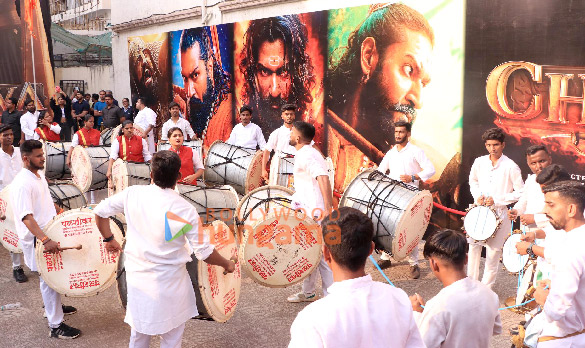 photos vicky kaushal and rashmika mandanna snapped promoting chhaava outside chitra cinemas dadar 9