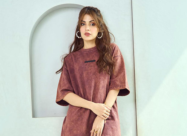 Rhea Chakraborty visits Siddhivinayak temple after CBI clears her in Sushant Singh Rajput case