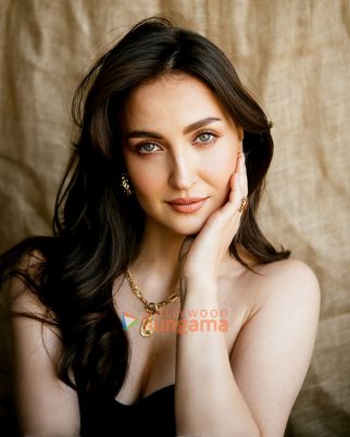 Celeb Photos Of Elli AvrRam