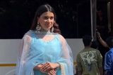 Mannara Chopra looks glamorous in her dreamy blue suit