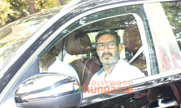 photos ajay devgn snapped leaving ayan mukerjis house in santacruz 1