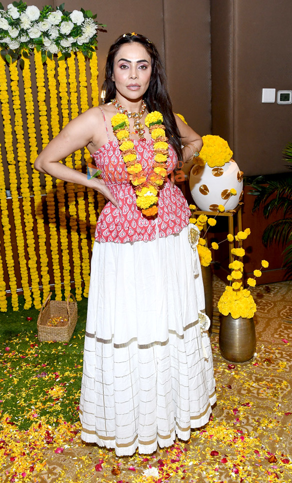 photos aoora shibani kashyap nikita rawal shweta khanduri hansa singh and others were snapped at the phoolo wali holi celebrations 15