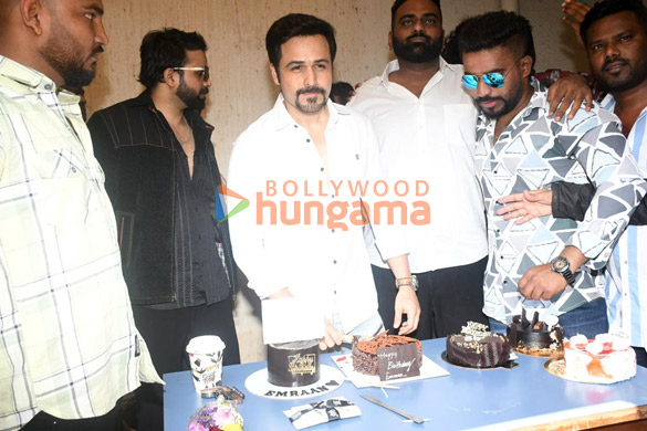 photos emraan hashmi snapped celebrating his birthday and cutting cake with the media 2