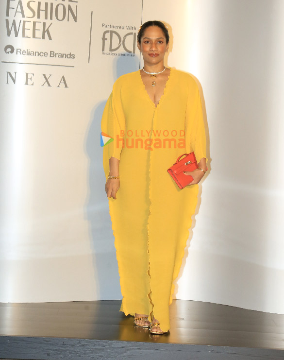 photos kareena kapoor khan pashmina roshan sophie choudry and others grace the grand finale of lakme fashion week 2025 13
