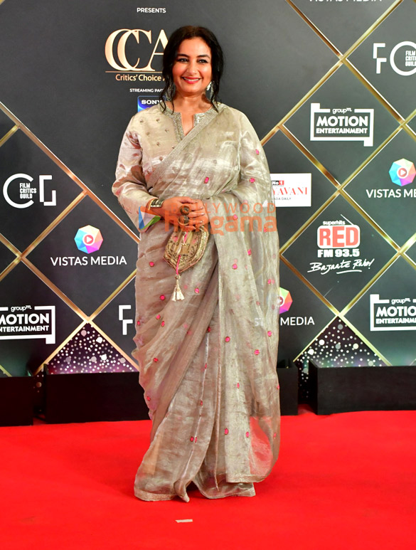 photos neha dhupia javed akhtar and others grace the critics choice awards 2025 3