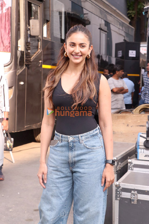 photos rahul preet singh snapper outside famous studios worli 2