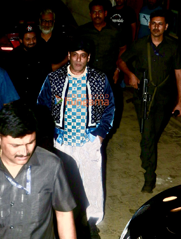 Photos: Salman Khan snapped in Bandra