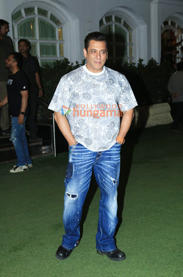 photos salman khan snapped promoting sikandar 5