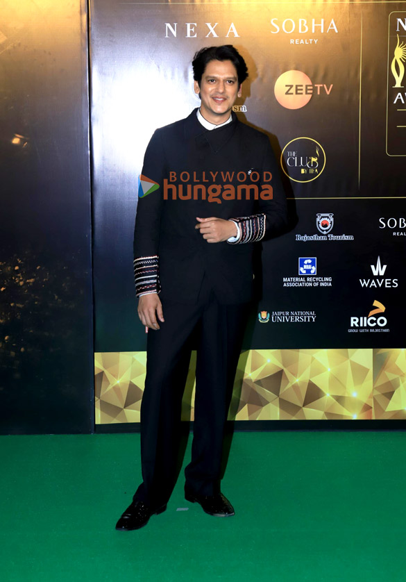 photos shah rukh khan katrina kaif kareena kapoor khan kriti sanon and others grace the red carpet on day 2 of the iifa awards 2025 21
