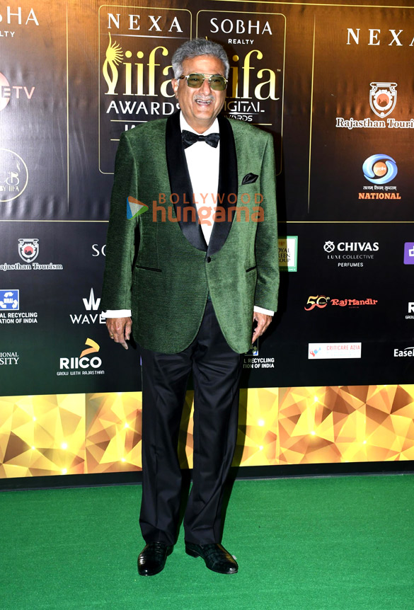 photos shah rukh khan katrina kaif kareena kapoor khan kriti sanon and others grace the red carpet on day 2 of the iifa awards 2025 24