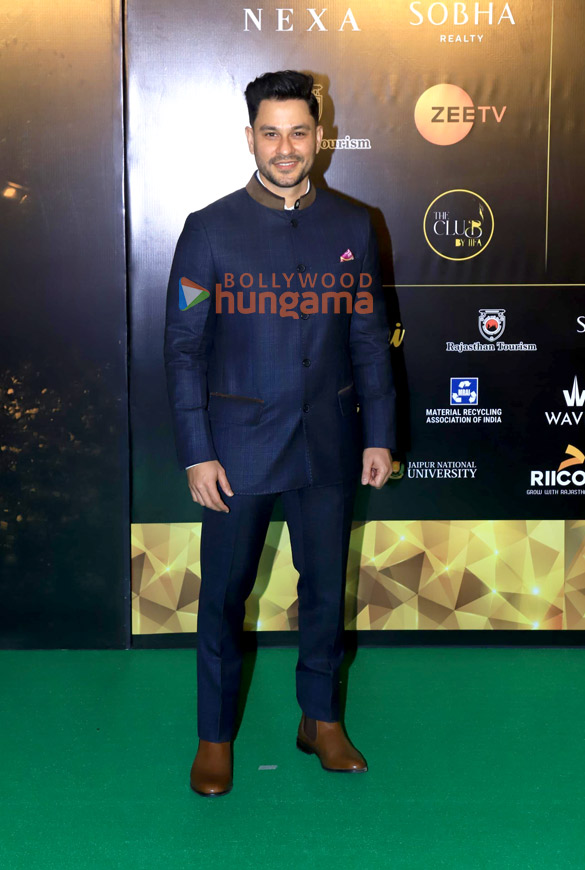 photos shah rukh khan katrina kaif kareena kapoor khan kriti sanon and others grace the red carpet on day 2 of the iifa awards 2025 5