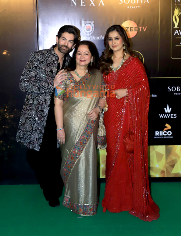 photos shah rukh khan katrina kaif kareena kapoor khan kriti sanon and others grace the red carpet on day 2 of the iifa awards 2025 9